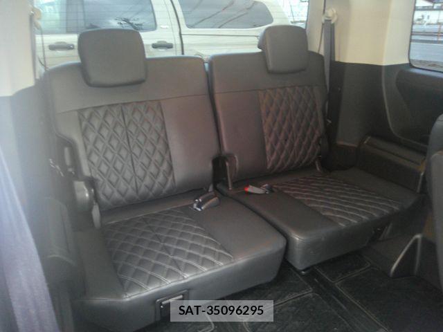 Mitsubishi DELICA 2025-01 8848733-11