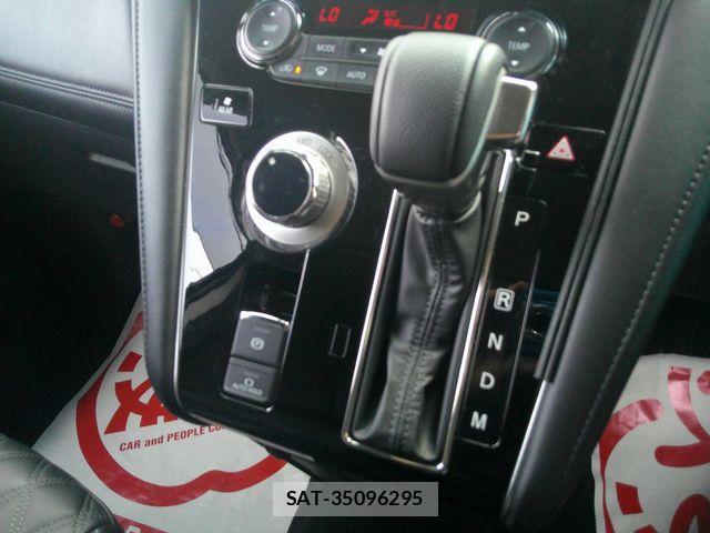 Mitsubishi DELICA 2025-01 8848733-18