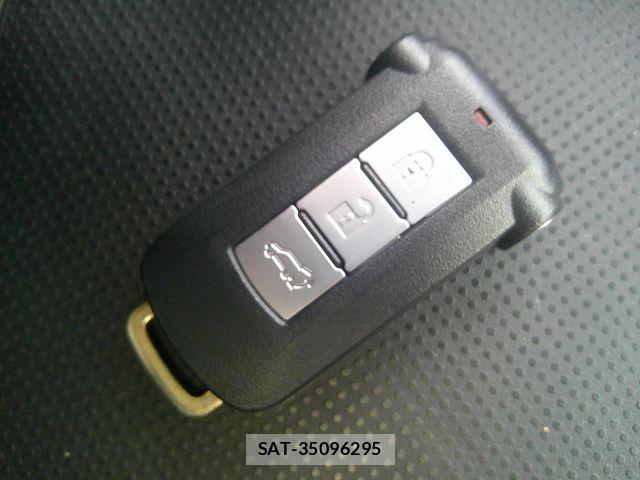 Mitsubishi DELICA 2025-01 8848733-28