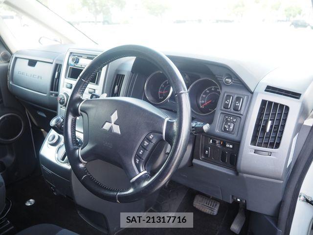 Mitsubishi DELICA 2012-01 8870832-1