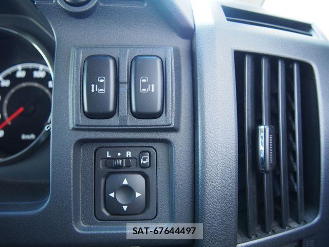 Mitsubishi DELICA 2017-11 8870833-14