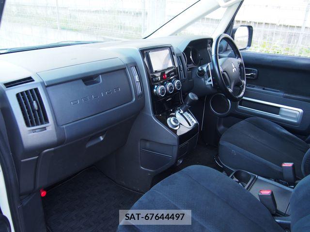 Mitsubishi DELICA 2017-11 8870833-5