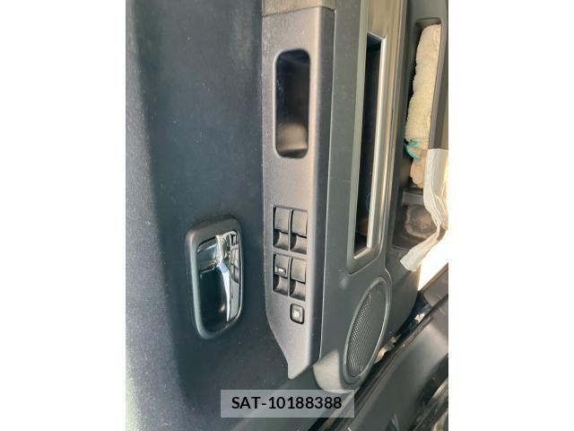 Mitsubishi DELICA 2011-12 8870836-11