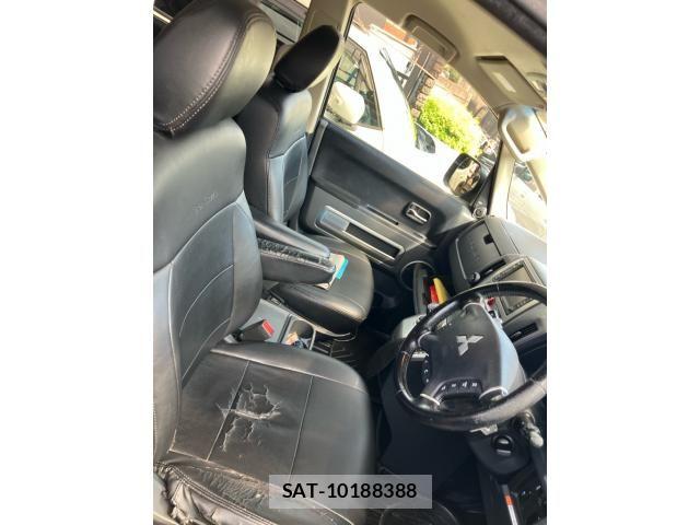 Mitsubishi DELICA 2011-12 8870836-12