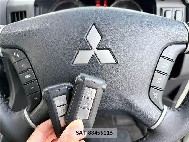 Mitsubishi DELICA 2016-06 8879493-17