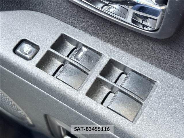 Mitsubishi DELICA 2016-06 8879493-28