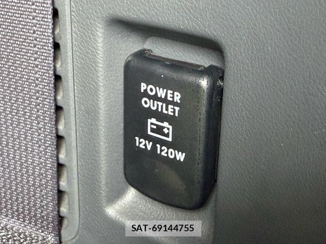 Mitsubishi DELICA 2007-12 8879495-13
