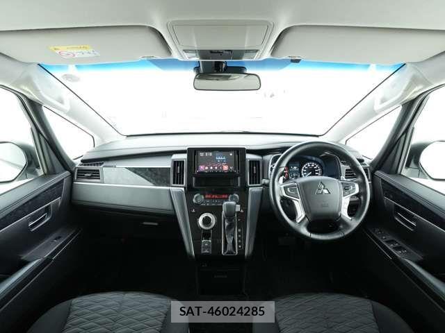 Mitsubishi DELICA 2022-02 8879483-4
