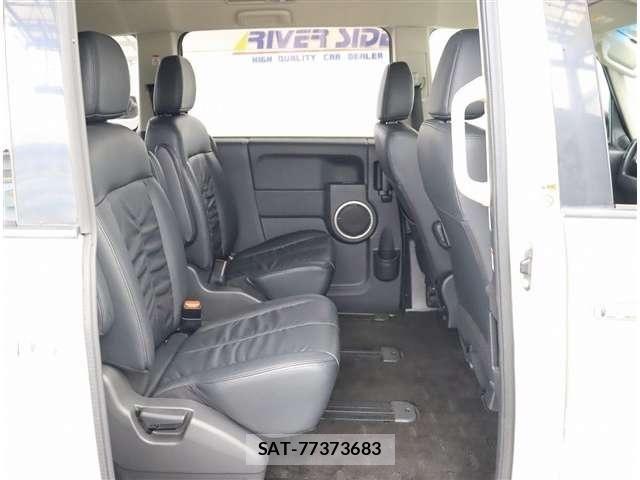 Mitsubishi DELICA 2017-05 8879486-24