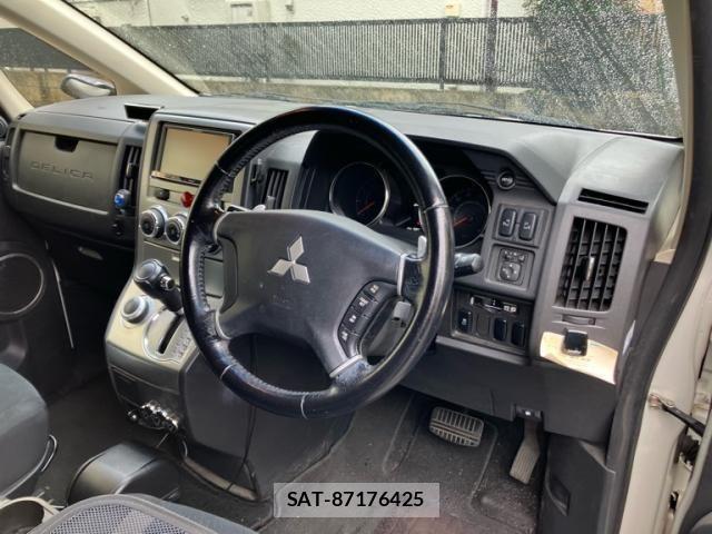 Mitsubishi DELICA 2013-12 8879498-11