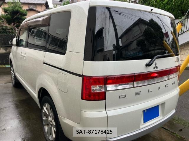 Mitsubishi DELICA 2013-12 8879498-3