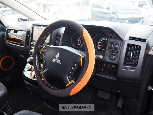 Mitsubishi DELICA 2017-08 8879497-1