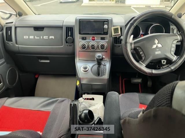 Mitsubishi DELICA 2011-04 8879504-11