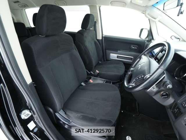 Mitsubishi DELICA 2017-05 8879489-5