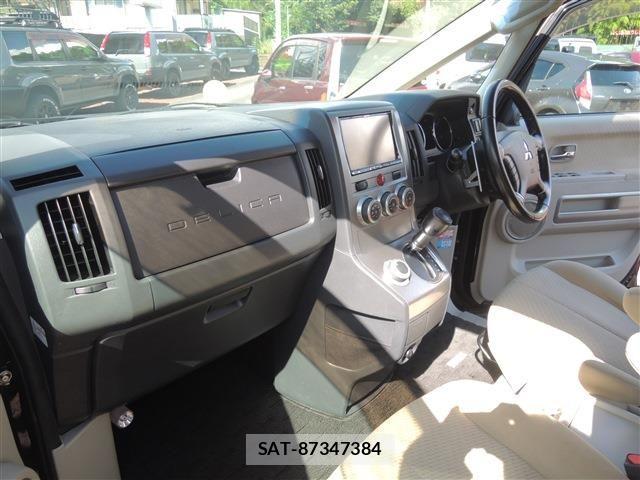 Mitsubishi DELICA 2011-08 8883533-26