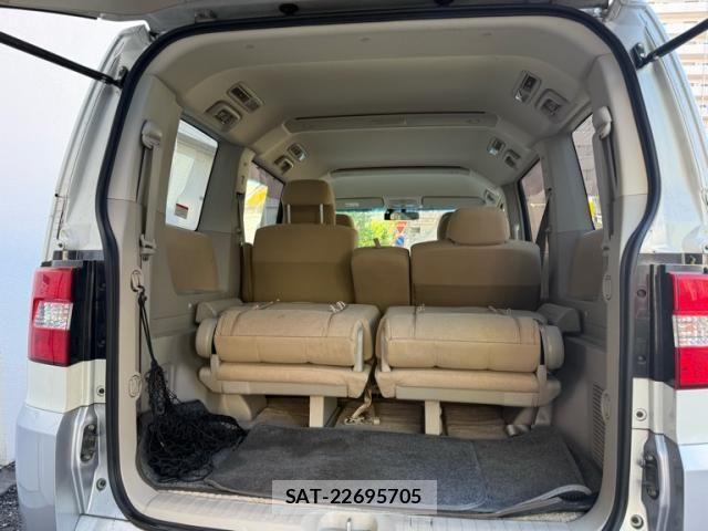 Mitsubishi DELICA 2007-10 8883532-10