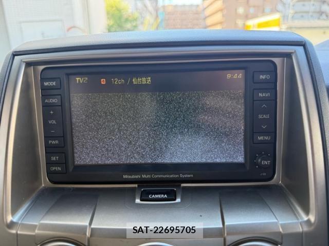 Mitsubishi DELICA 2007-10 8883532-23