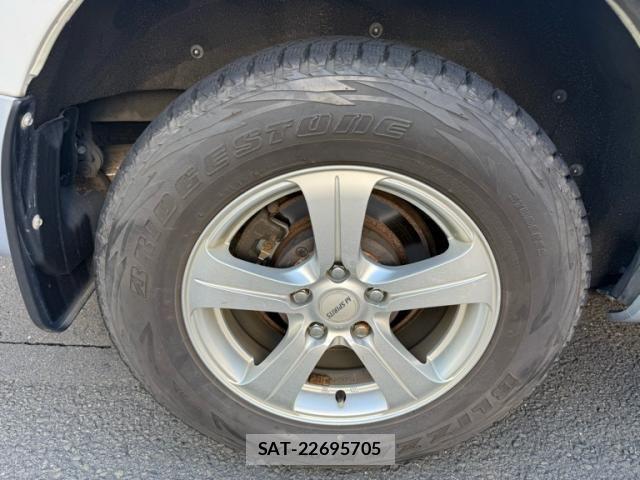 Mitsubishi DELICA 2007-10 8883532-24
