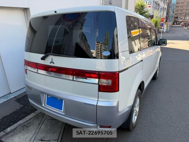 Mitsubishi DELICA 2007-10 8883532-3