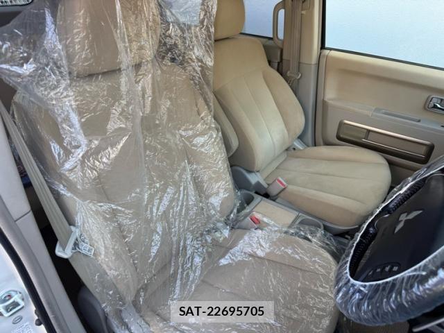 Mitsubishi DELICA 2007-10 8883532-6