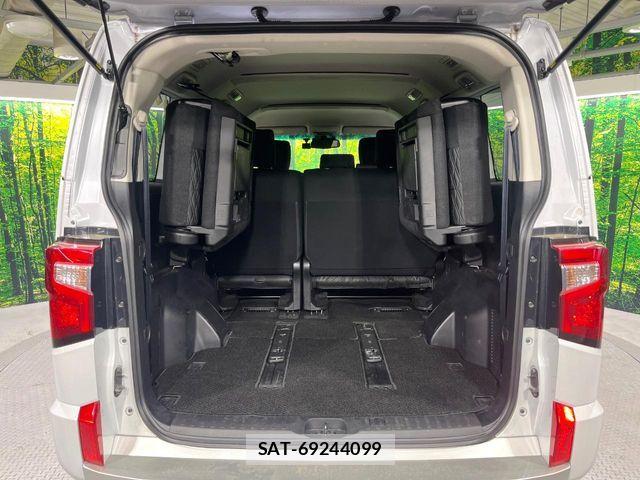 Mitsubishi DELICA 2024-10 8883529-9