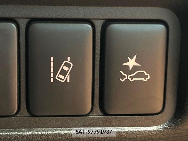 Mitsubishi DELICA 2022-03 8883527-7