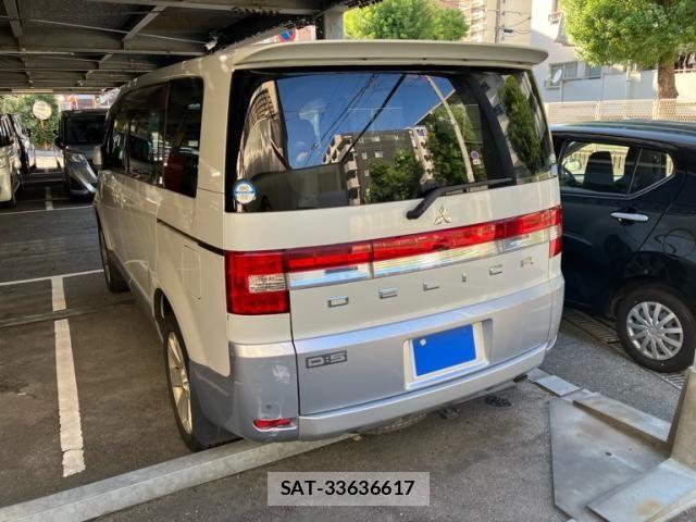 Mitsubishi DELICA 2007-09 8883537-4