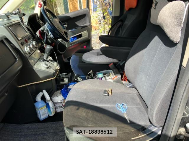 Mitsubishi DELICA 2013-09 8883535-11