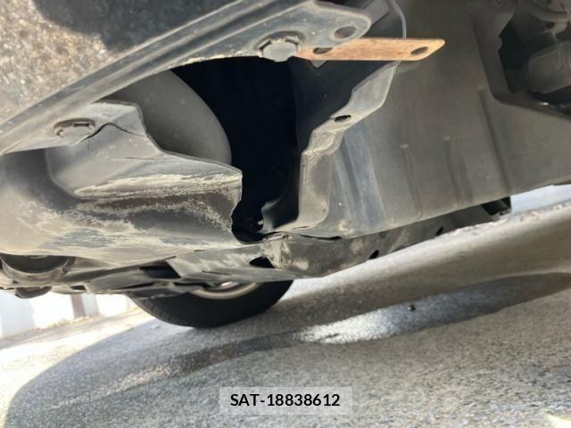 Mitsubishi DELICA 2013-09 8883535-22