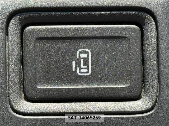 Mitsubishi DELICA D2 2017-09 8314231-6