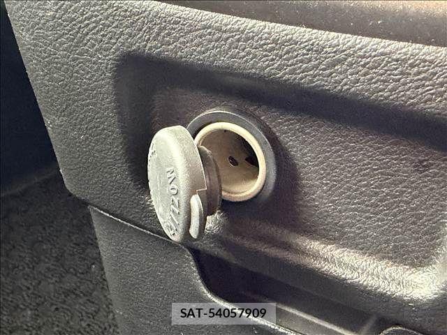 Mitsubishi DELICA D2 2016-02 8879508-16