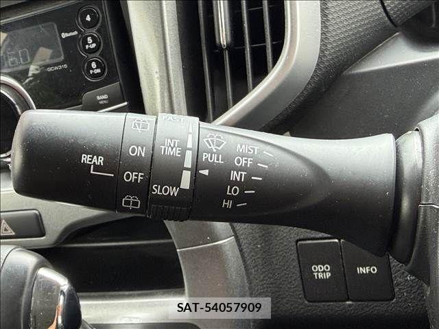 Mitsubishi DELICA D2 2016-02 8879508-27