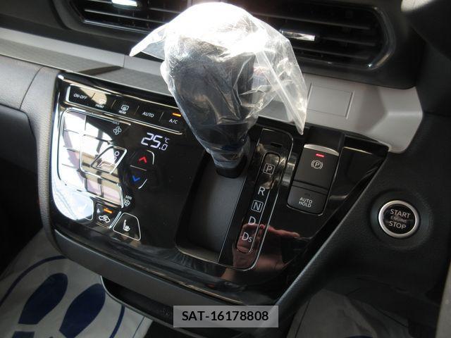 Mitsubishi DELICA MINI 2025-04 977057-18