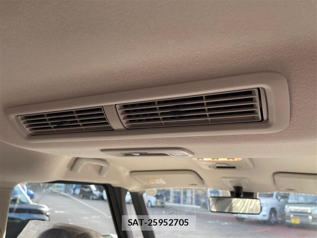 Mitsubishi DELICA MINI 2024-11 6496940-17
