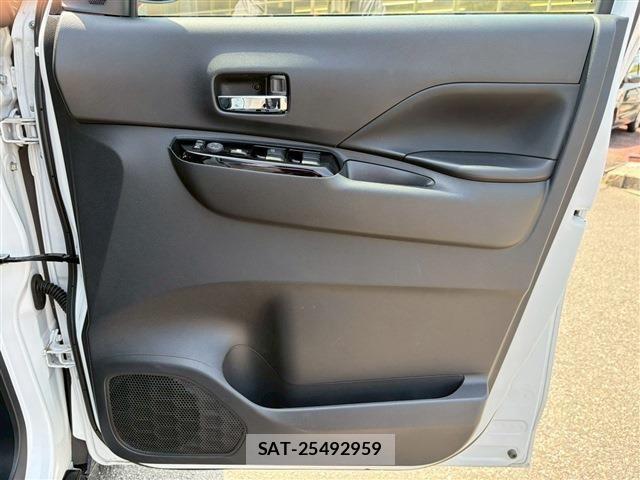 Mitsubishi DELICA MINI 2024-12 6671173-28