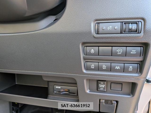 Mitsubishi DELICA MINI 2025-11 8035282-11