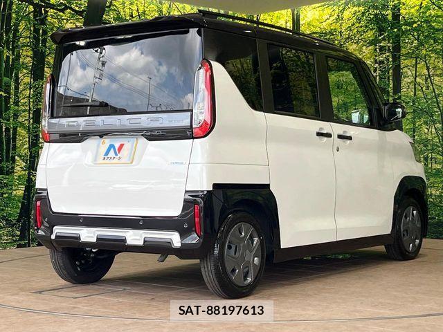 Mitsubishi DELICA MINI 2025-05 8158312-16