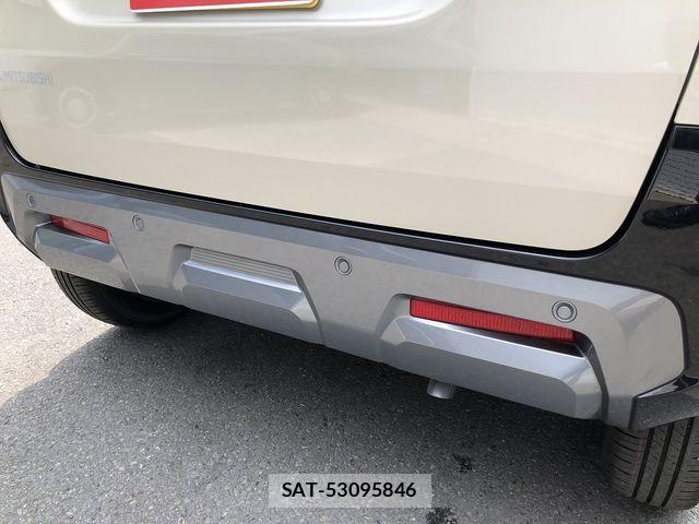 Mitsubishi DELICA MINI 2026-07 8207322-10