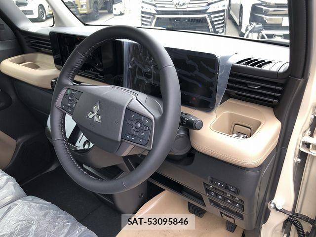 Mitsubishi DELICA MINI 2026-07 8207322-12