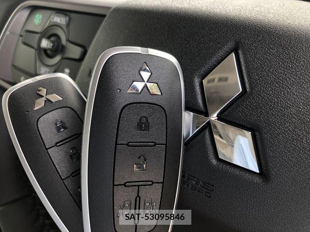 Mitsubishi DELICA MINI 2026-07 8207322-29