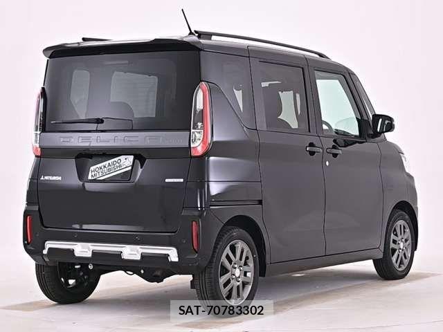 Mitsubishi DELICA MINI 2025-03 8207323-17