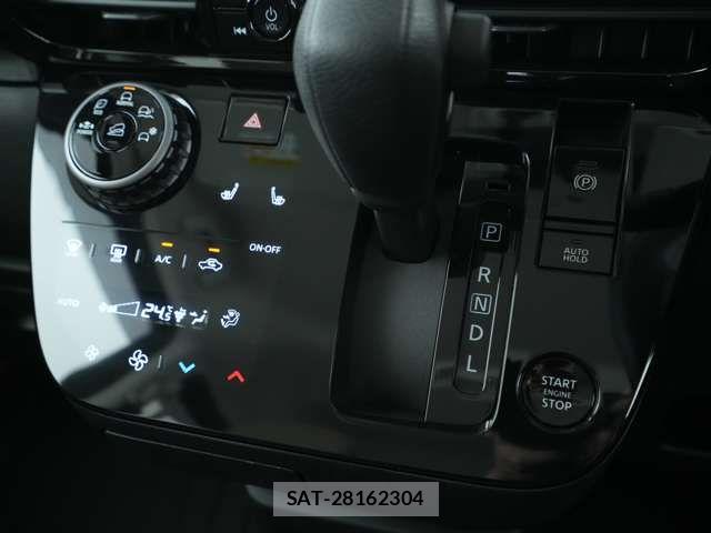 Mitsubishi DELICA MINI 2026-01 8207319-13