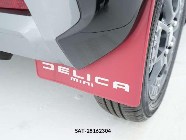 Mitsubishi DELICA MINI 2026-01 8207319-18