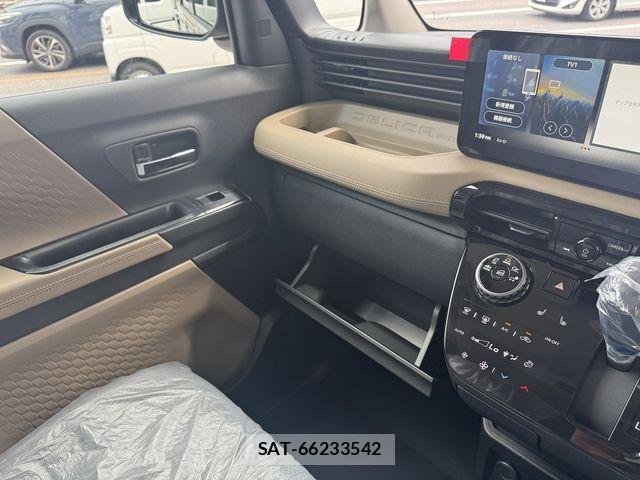 Mitsubishi DELICA MINI 2026-06 8245065-19