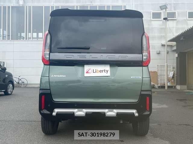 Mitsubishi DELICA MINI 2024-02 8365628-9