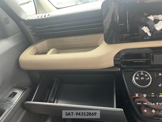 Mitsubishi DELICA MINI 2026-07 8666064-12