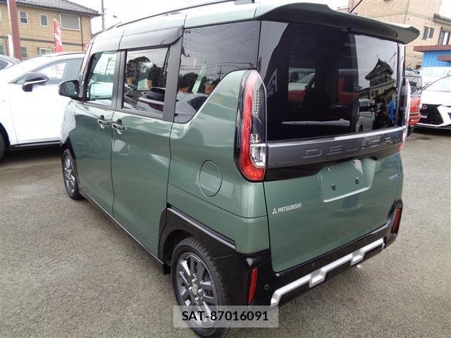 Mitsubishi DELICA MINI 2024-02 8879521-5