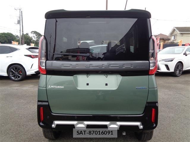 Mitsubishi DELICA MINI 2024-02 8879521-6
