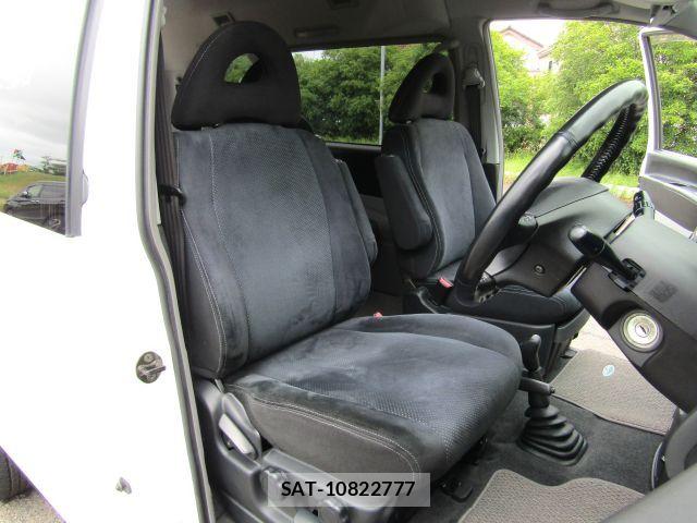 Mitsubishi DELICA SPACEGEAR 2006-02 7616262-11