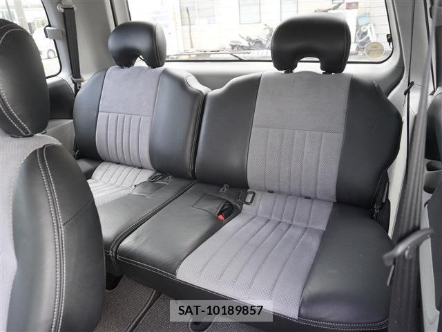 Mitsubishi DELICA SPACEGEAR 2005-09 8412066-13